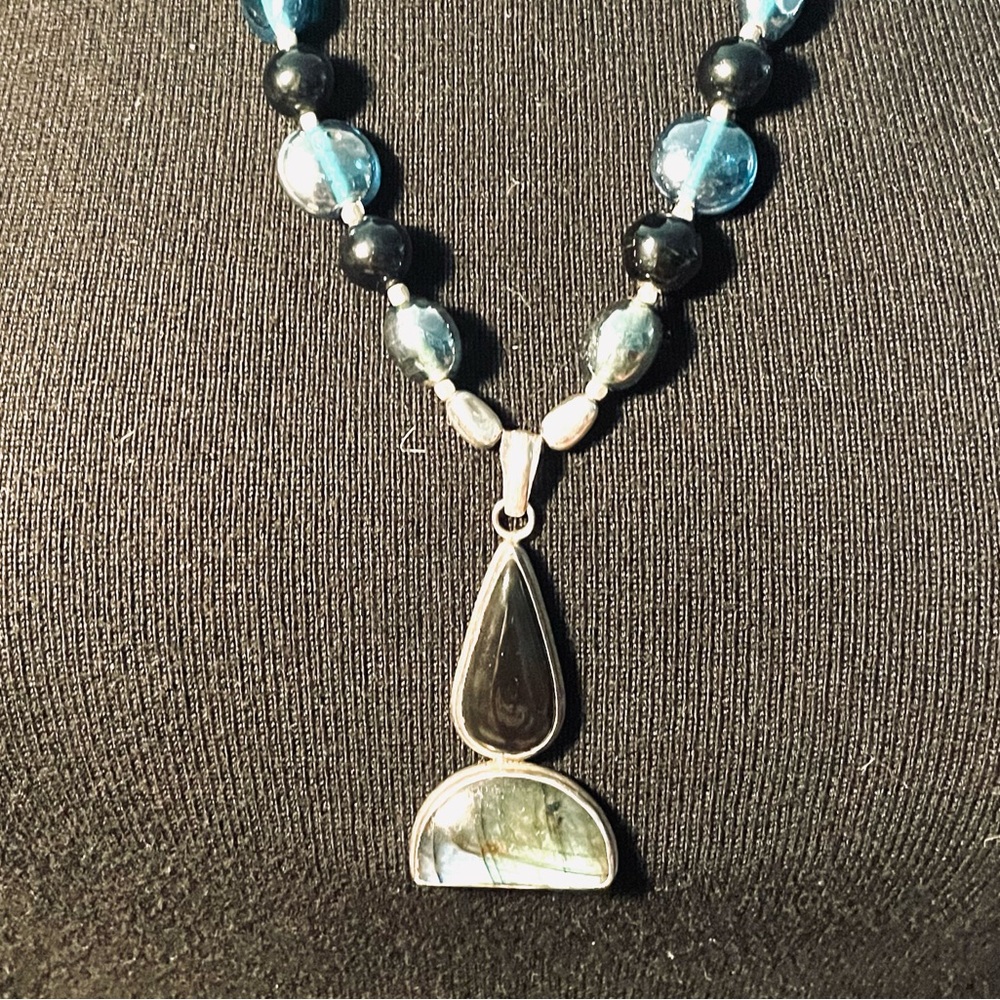 Silver Labradorite & Onyx pendant and handmade glass/onyx necklace